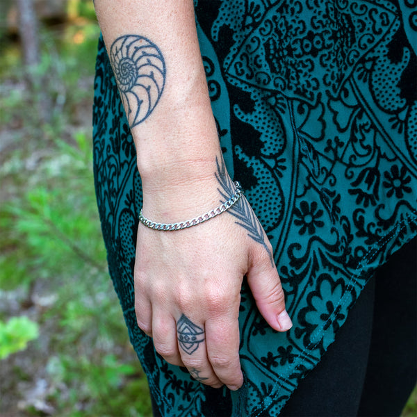 4mm curb chain bracelet bare